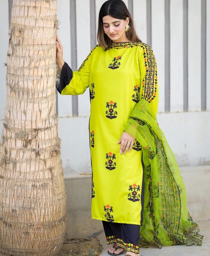 🔥 Zest Tribal 3-Piece Set – Digital Printed Long Shirt with Flapper & Dupatta 🌿 (Swiss Lawn)