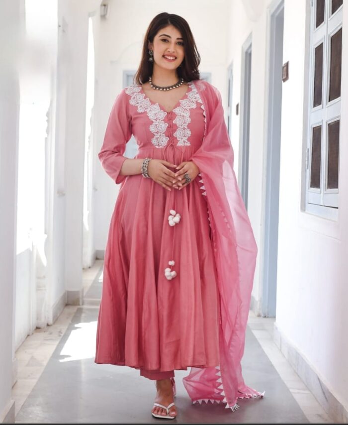 🌸 Elegant Silk Maxi 3-Piece Dress – Neck Embroidery with Dori & Organza Dupatta ✨